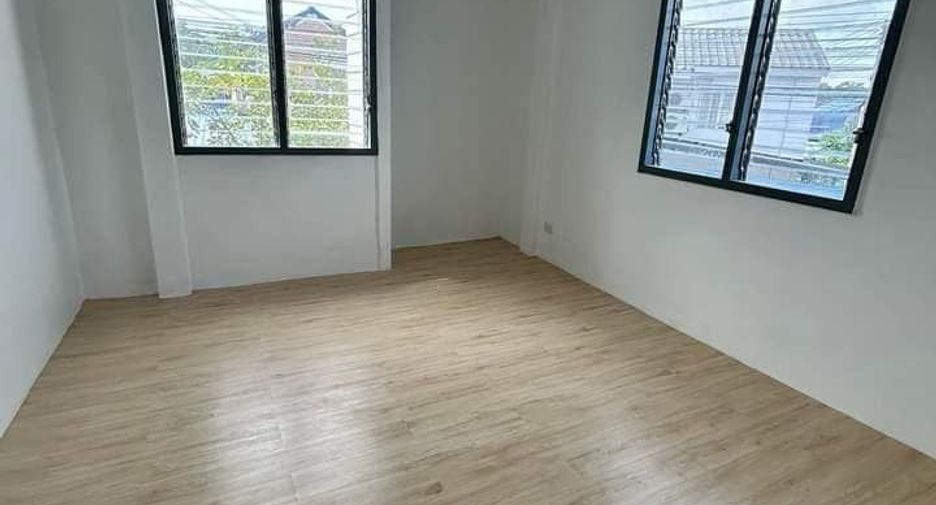 For sale 3 bedrooms house in Mueang Chanthaburi, Chanthaburi