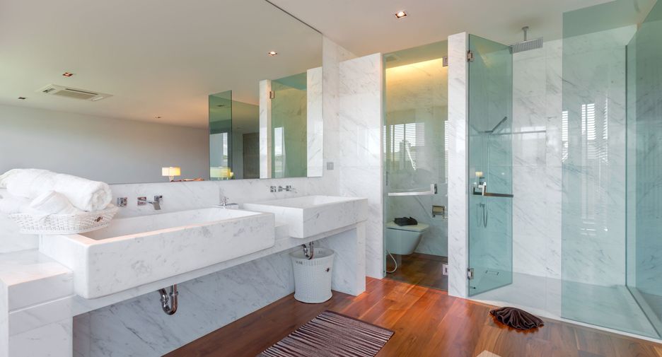 For rent 4 bedrooms villa in Mueang Phuket, Phuket