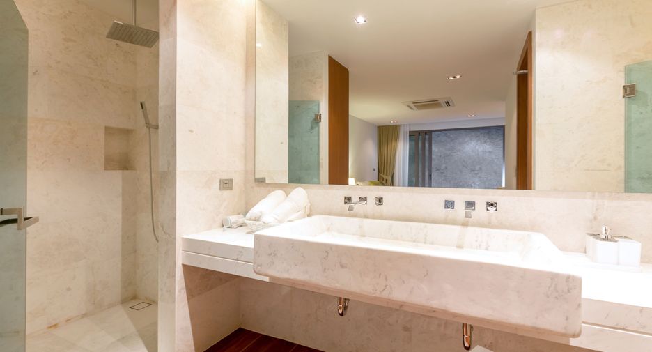 For rent 4 bedrooms villa in Mueang Phuket, Phuket