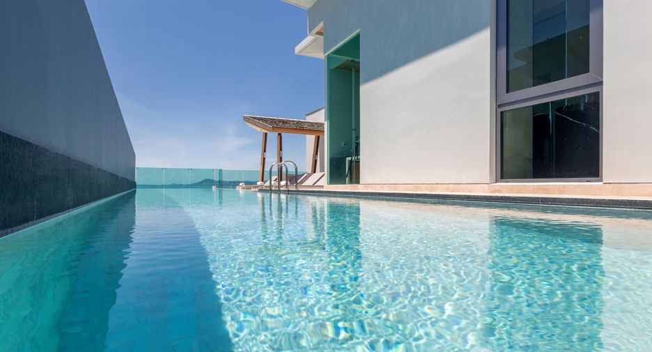 For rent 4 bedrooms villa in Mueang Phuket, Phuket