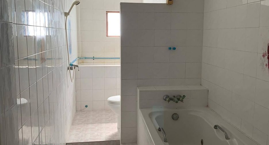 Gewerbefläche zum Kauf und zur Miete mit 5 Zimmer in Mueang Samut Songkhram, Samut Songkhram