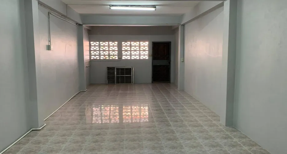 Gewerbefläche zum Kauf und zur Miete mit 5 Zimmer in Mueang Samut Songkhram, Samut Songkhram