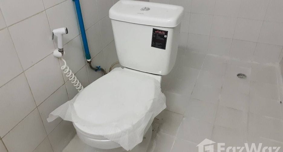 出售 和 出租 2 卧室 商业空间 在 Kumphawapi, Udon Thani