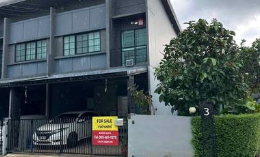 For sale 4 bedrooms townhouse in Mueang Pathum Thani, Pathum Thani