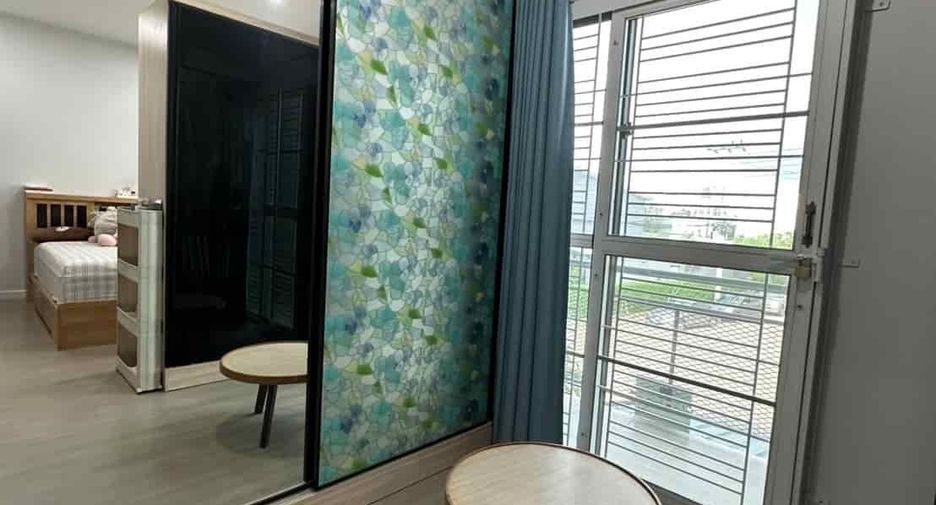 For sale 4 bedrooms townhouse in Mueang Pathum Thani, Pathum Thani