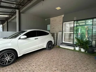 For sale 4 bedrooms townhouse in Mueang Pathum Thani, Pathum Thani