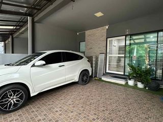 For sale 4 bedrooms townhouse in Mueang Pathum Thani, Pathum Thani