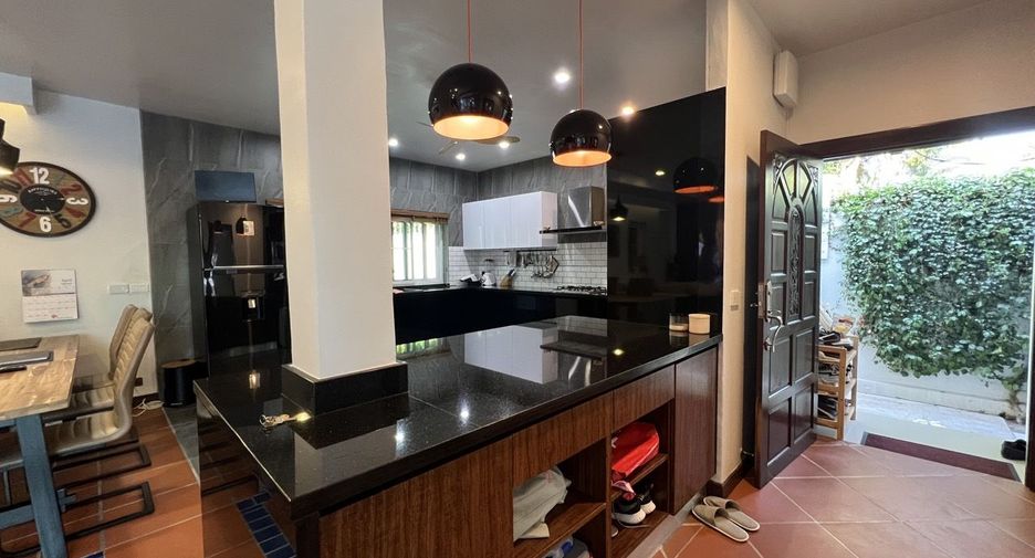 For sale 3 bedrooms villa in Mueang Phuket, Phuket