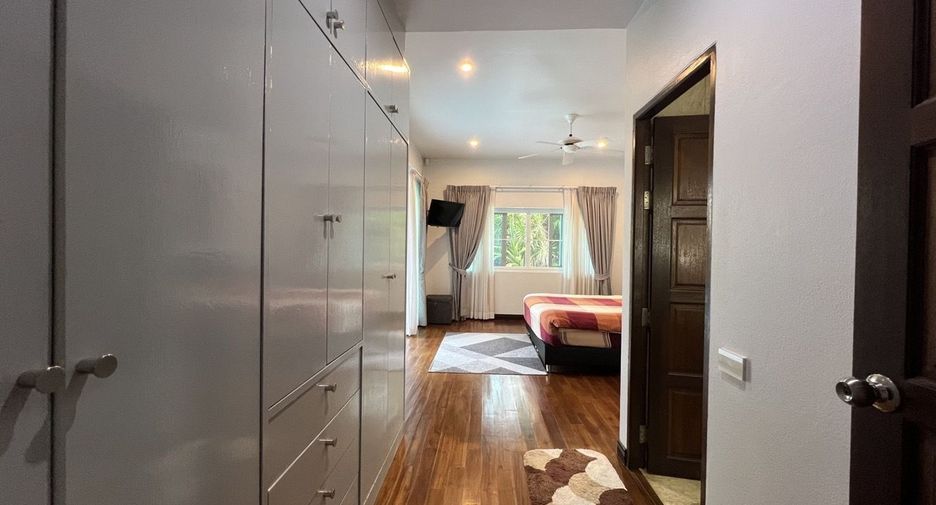 For sale 3 bedrooms villa in Mueang Phuket, Phuket