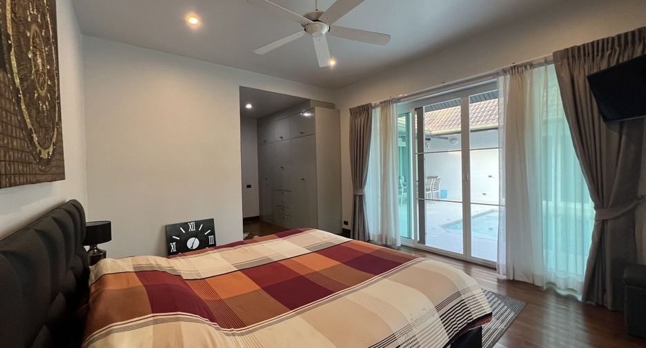 For sale 3 bedrooms villa in Mueang Phuket, Phuket