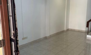 出售 3 卧室 联排别墅 在 Mueang Rayong, Rayong