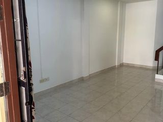 Продажа 3 спальни таунхаус в Мыанг Районг, Районг