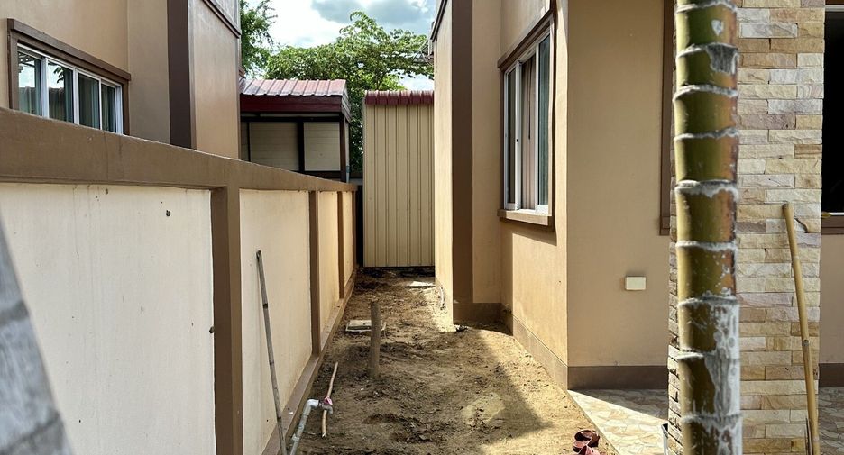 For sale 3 bedrooms house in Mueang Ang Thong, Ang Thong