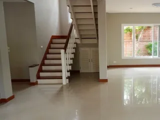 Casa en venta de 4 habitaciones en Bang Khun Thian, Bangkok