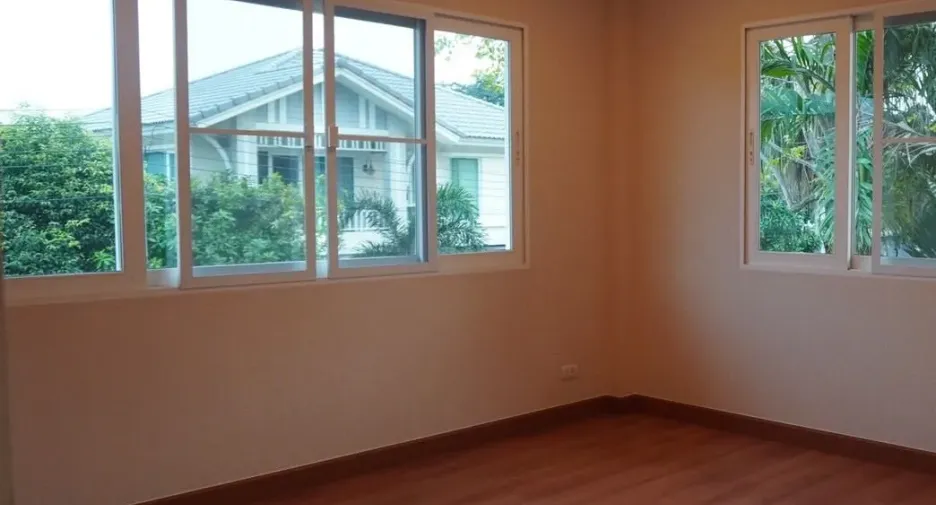 À vendre 4 chambres maison à Bang Khun Thian, Bangkok