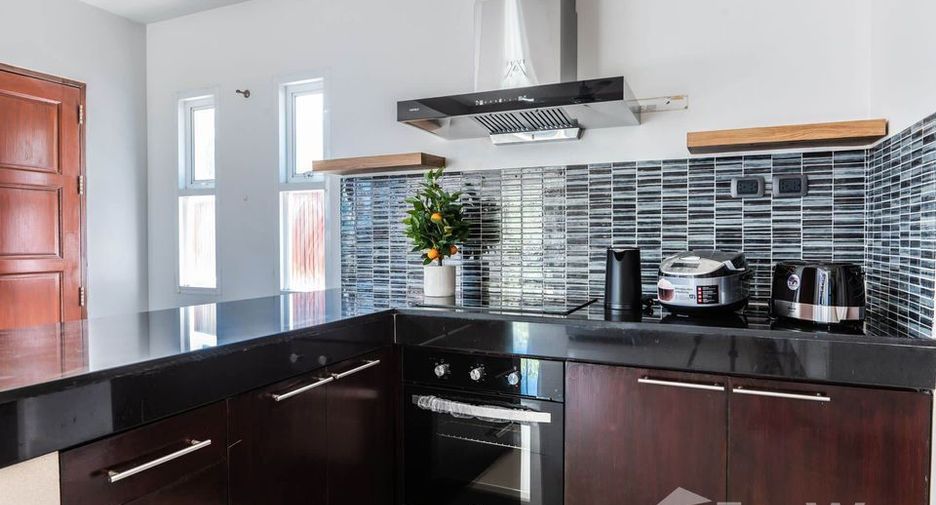 For rent 2 bedrooms villa in Mueang Phuket, Phuket