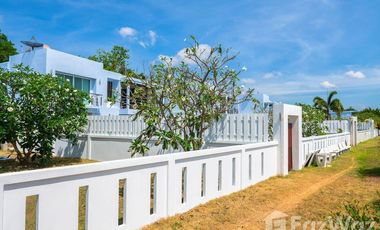 Villa en alquiler de 2 habitaciones en Mueang Phuket, Phuket