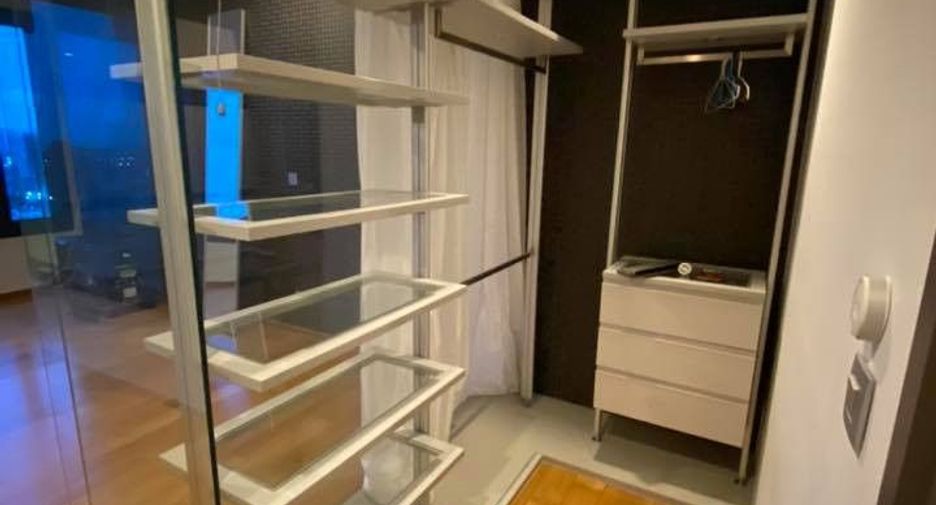 Продажа 2 спальни кондо в Кхлонг Тоеи, Бангкок