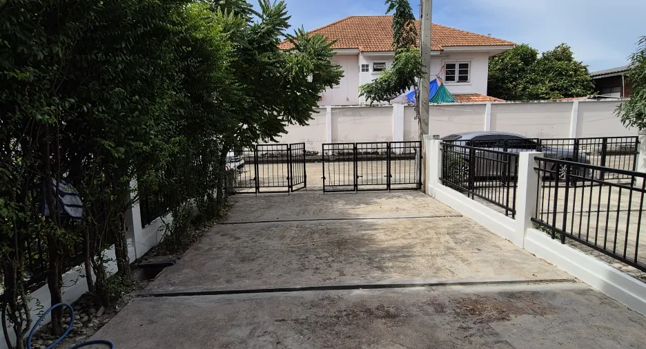 Casa adosada en venta de 3 habitaciones en Bang Bua Thong, Nonthaburi