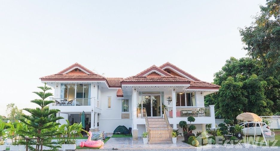 For sale and for rent 4 bedrooms villa in Mueang Nakhon Phanom, Nakhon Phanom