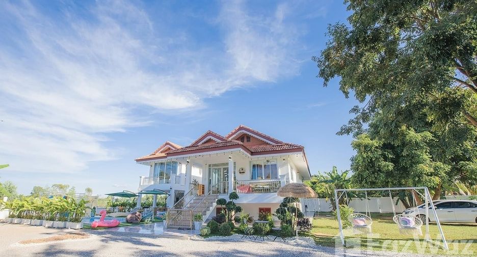 For sale and for rent 4 bedrooms villa in Mueang Nakhon Phanom, Nakhon Phanom