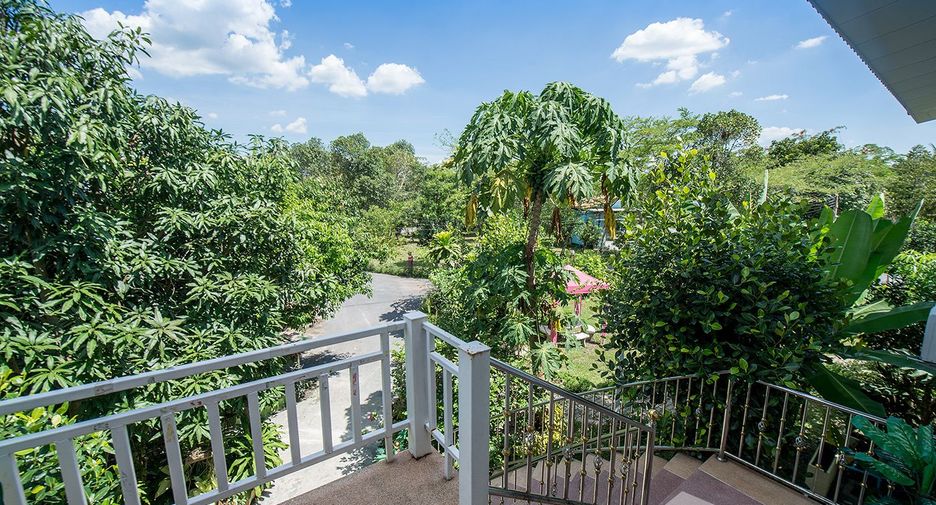 For sale 17 bedrooms hotel in Mueang Nakhon Nayok, Nakhon Nayok