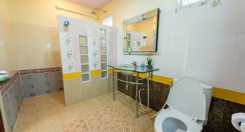 For sale 17 bedrooms hotel in Mueang Nakhon Nayok, Nakhon Nayok