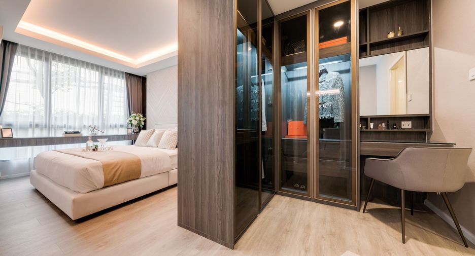 For sale 2 bedrooms condo in Mueang Samut Prakan, Samut Prakan