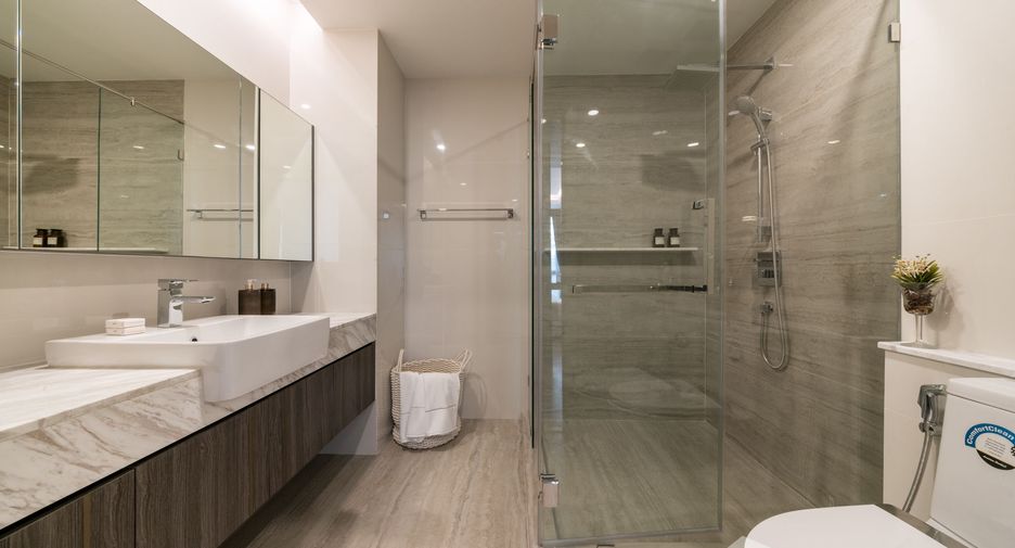 For sale 2 bedrooms condo in Mueang Samut Prakan, Samut Prakan
