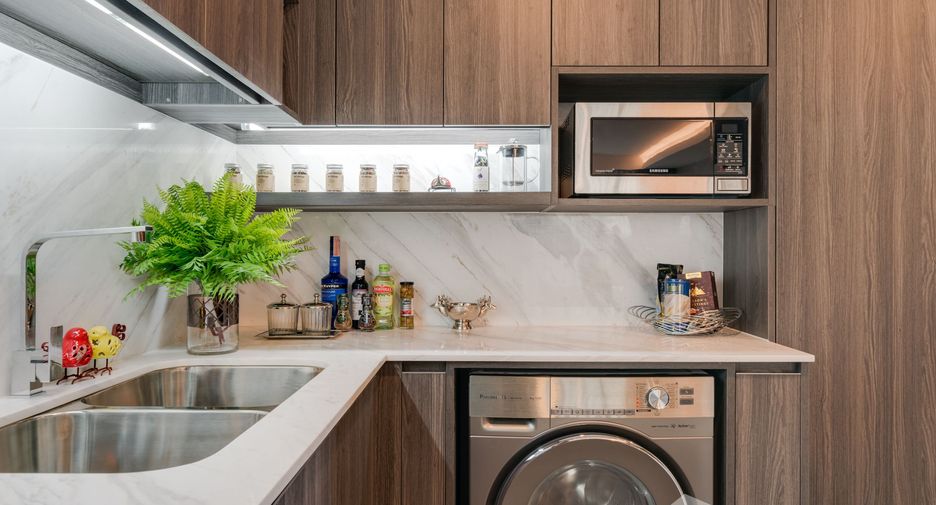 For sale 2 bedrooms condo in Mueang Samut Prakan, Samut Prakan