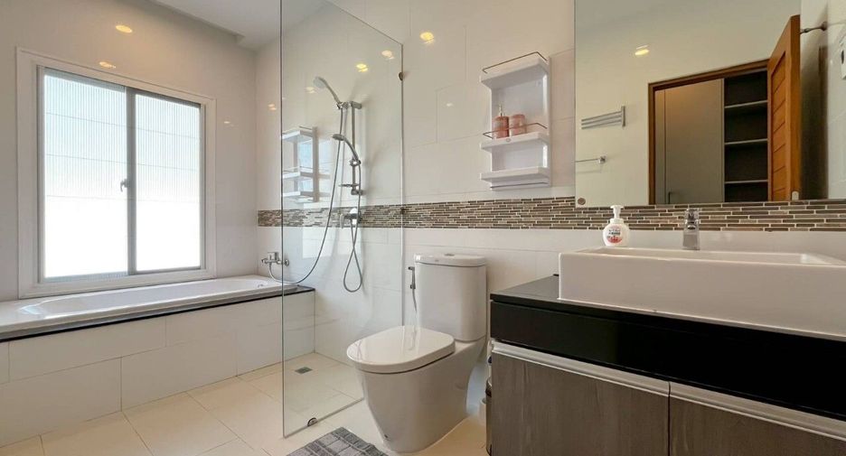 Casa en alquiler de 4 habitaciones en Mueang Phuket, Phuket