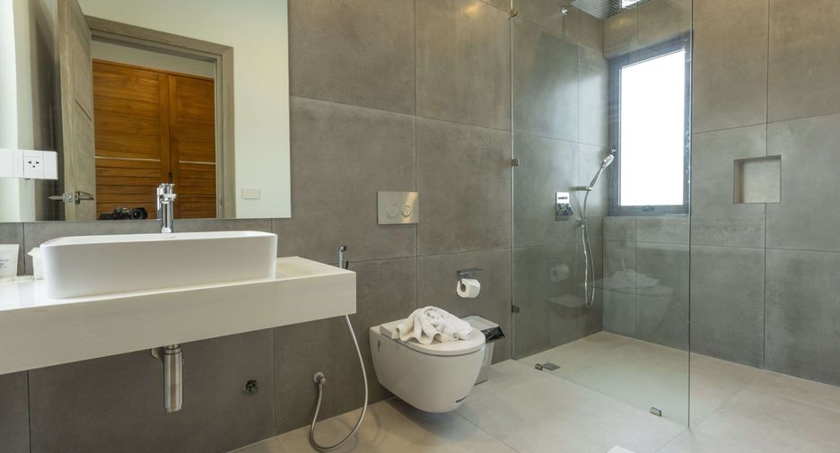 For rent and for sale 3 bedrooms villa in Mueang Phuket, Phuket