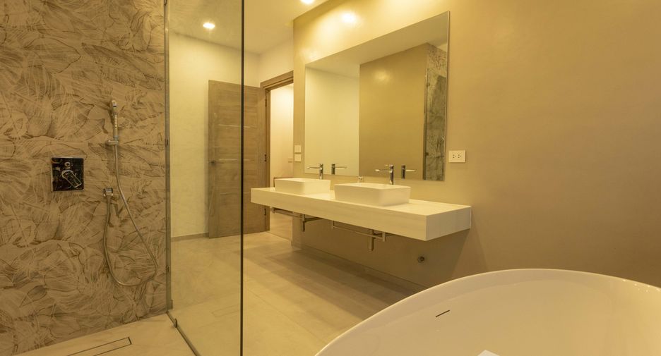 For rent and for sale 3 bedrooms villa in Mueang Phuket, Phuket