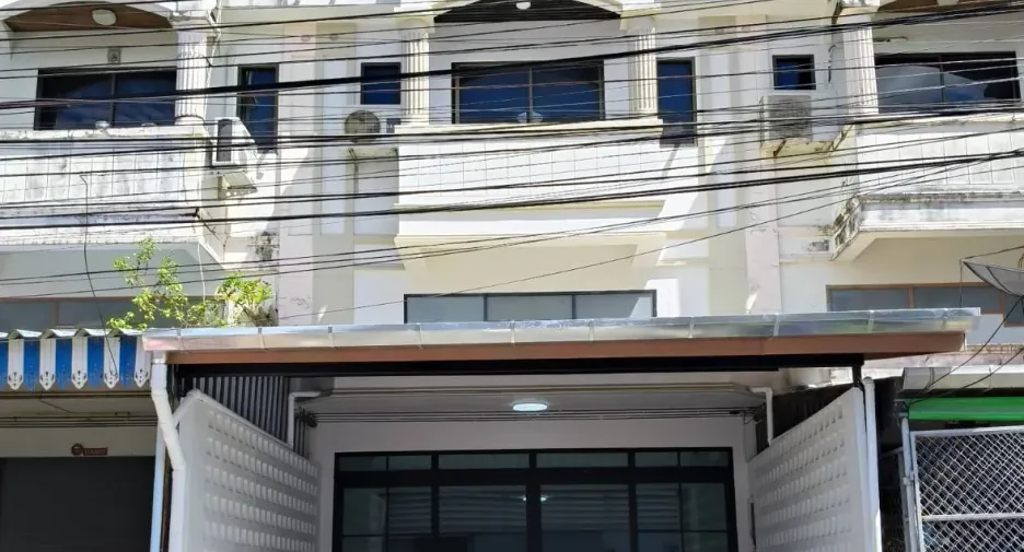 For sale 2 bedrooms townhouse in Mueang Phuket, Phuket