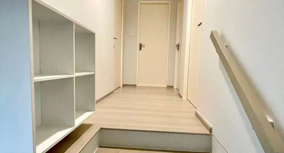 Casa adosada en venta y en alquiler de 3 habitaciones en Bang Phli, Samut Prakan
