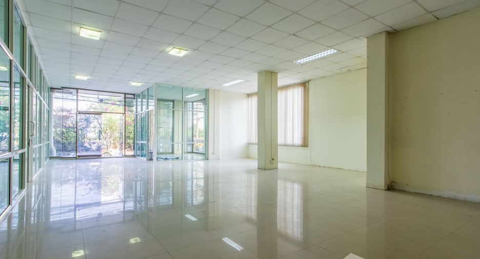 Oficina en venta en Huai Khwang, Bangkok