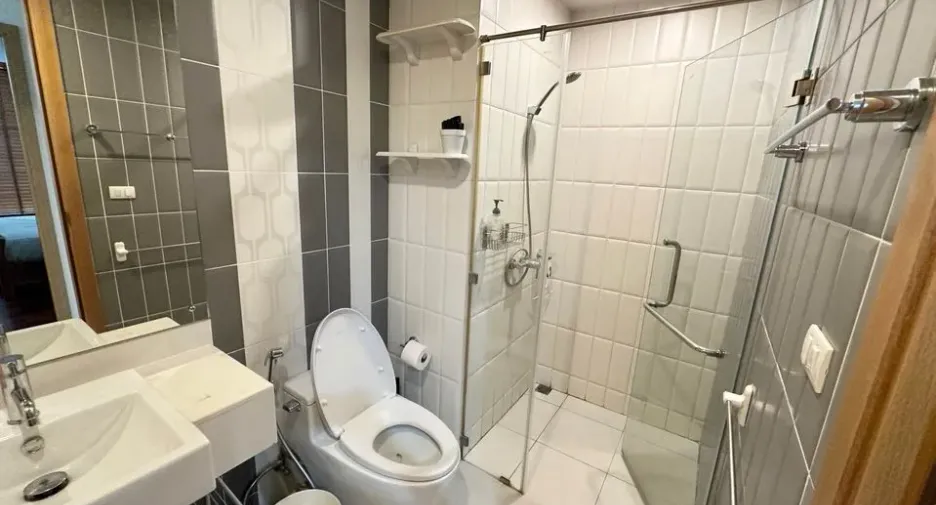 For sale and for rent 1 bed condo in Watthana, Bangkok