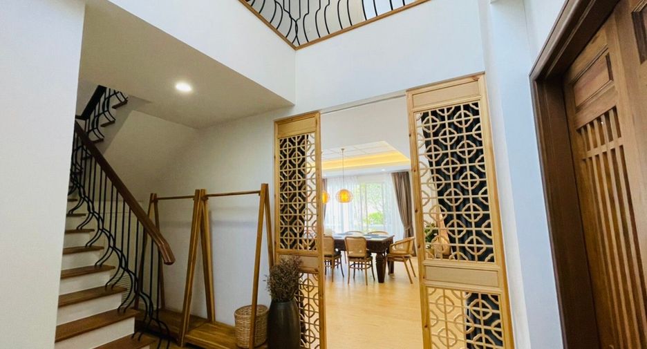 For rent 5 bedrooms villa in Mueang Phuket, Phuket