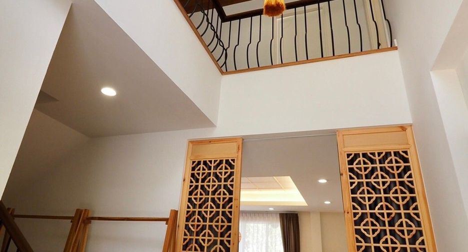 For rent 5 bedrooms villa in Mueang Phuket, Phuket