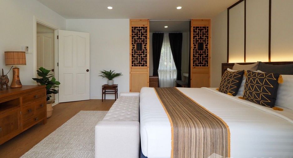 For rent 5 bedrooms villa in Mueang Phuket, Phuket