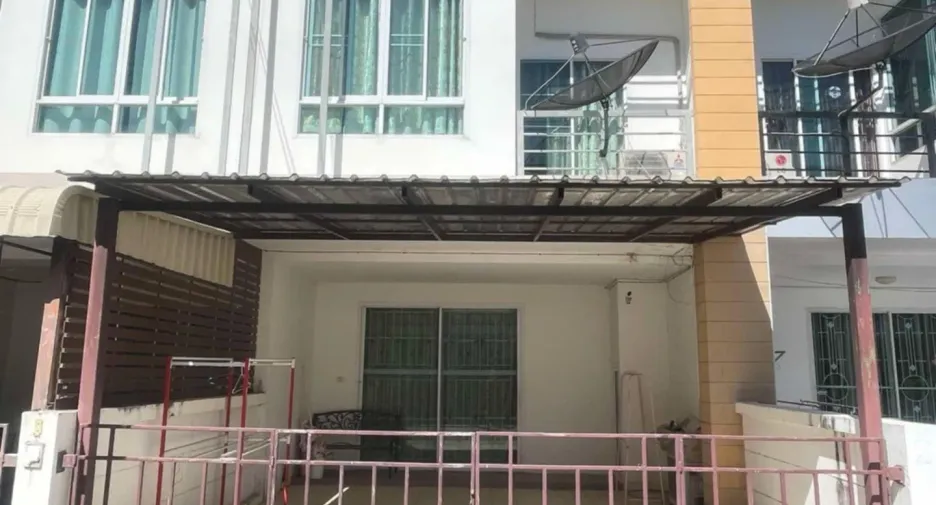 For sale 2 bedrooms townhouse in Mueang Udon Thani, Udon Thani