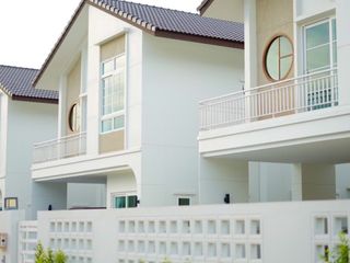 For sale 4 bedrooms house in Mueang Songkhla, Songkhla