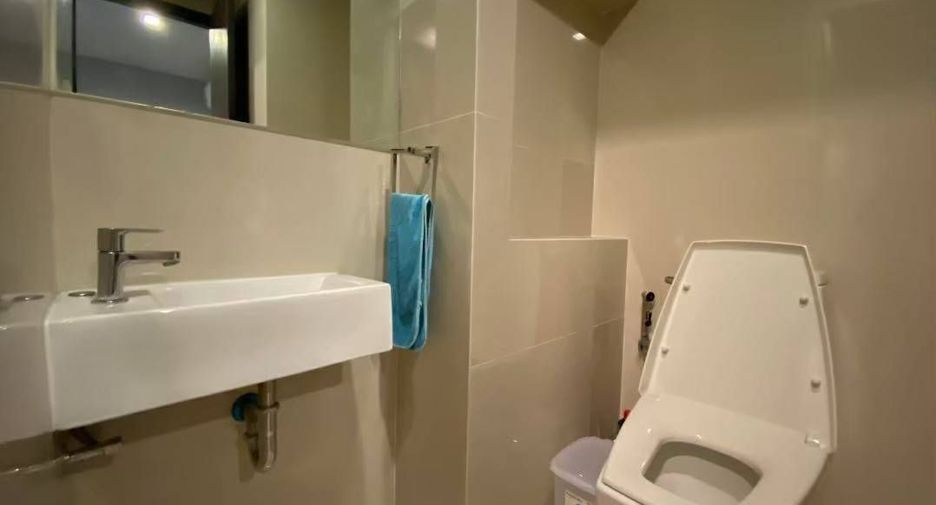 À vendre 1 chambre condo à Khlong Toei, Bangkok