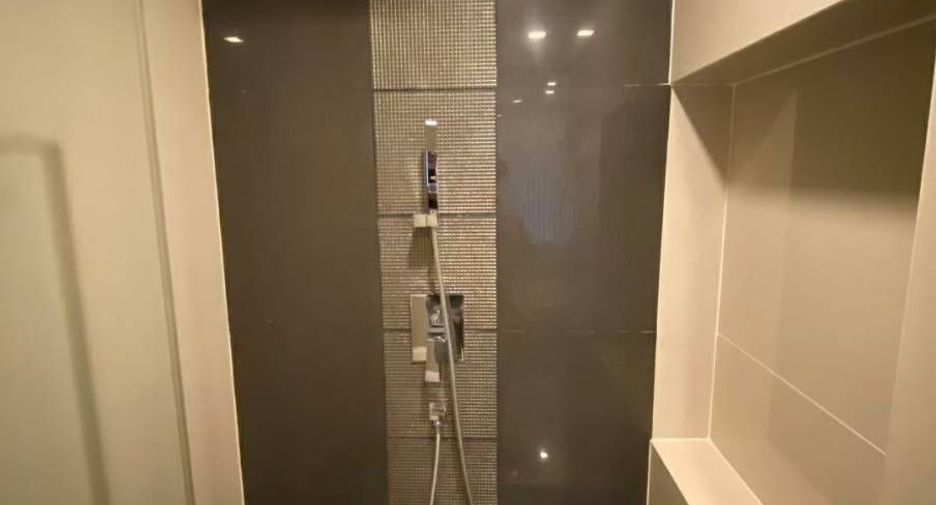 À vendre 1 chambre condo à Khlong Toei, Bangkok