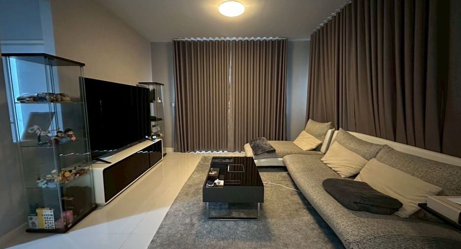 For sale 3 bedrooms house in Khlong Sam Wa, Bangkok