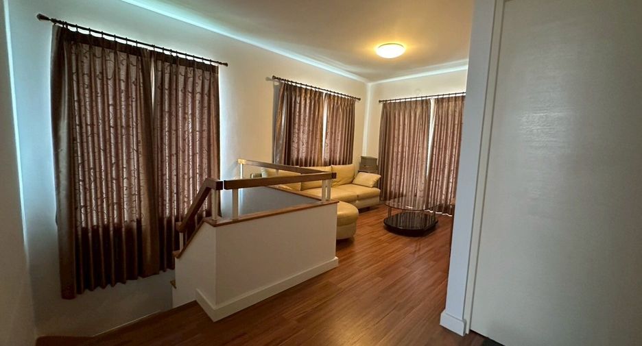 For sale 3 bedrooms house in Khlong Sam Wa, Bangkok