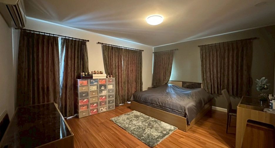 For sale 3 bedrooms house in Khlong Sam Wa, Bangkok