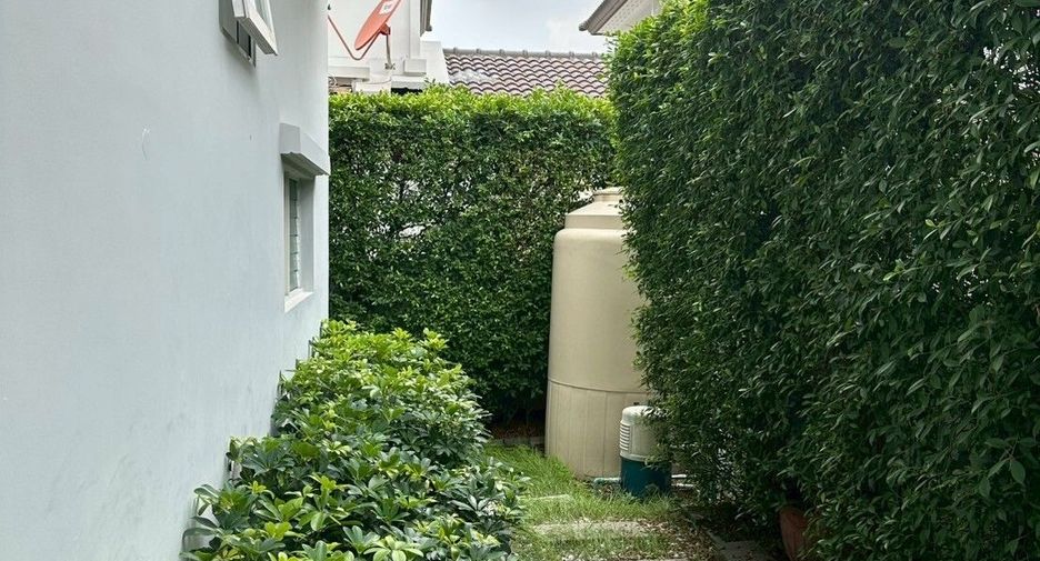 For sale 3 bedrooms house in Khlong Sam Wa, Bangkok