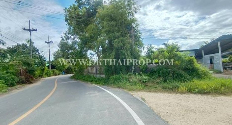 Terreno en venta en Phanat Nikhom, Chonburi