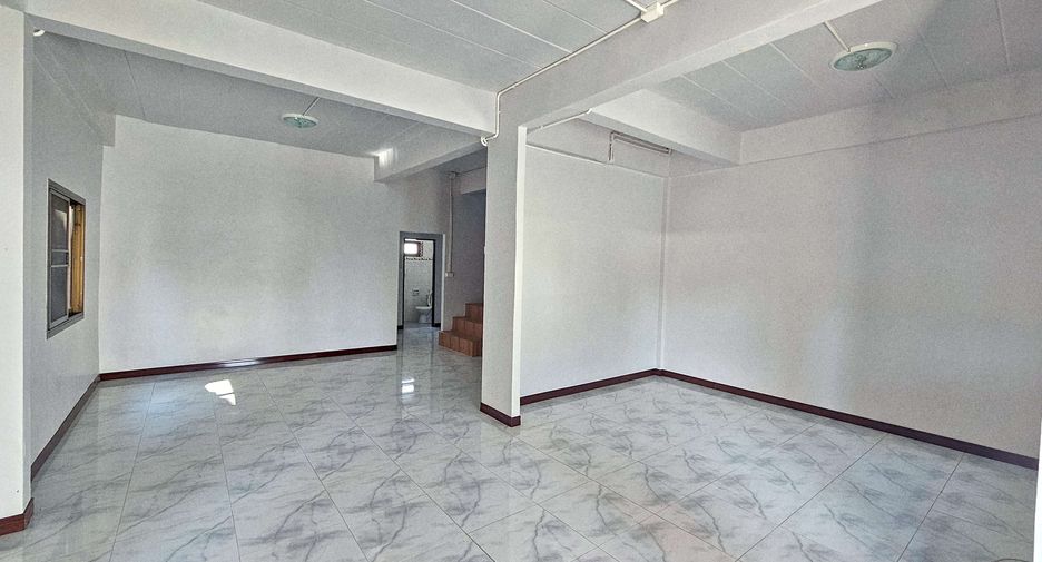 Casa en venta de 3 habitaciones en Ongkharak, Nakhon Nayok